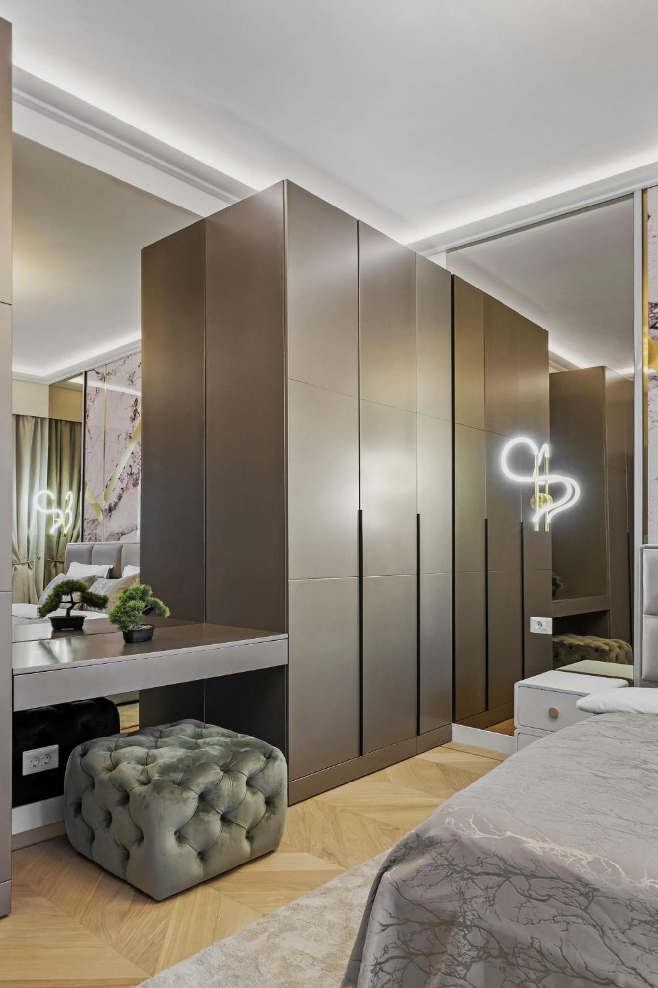 Central Two Rooms Apartment The Paradise Of Lights Bucarest Esterno foto