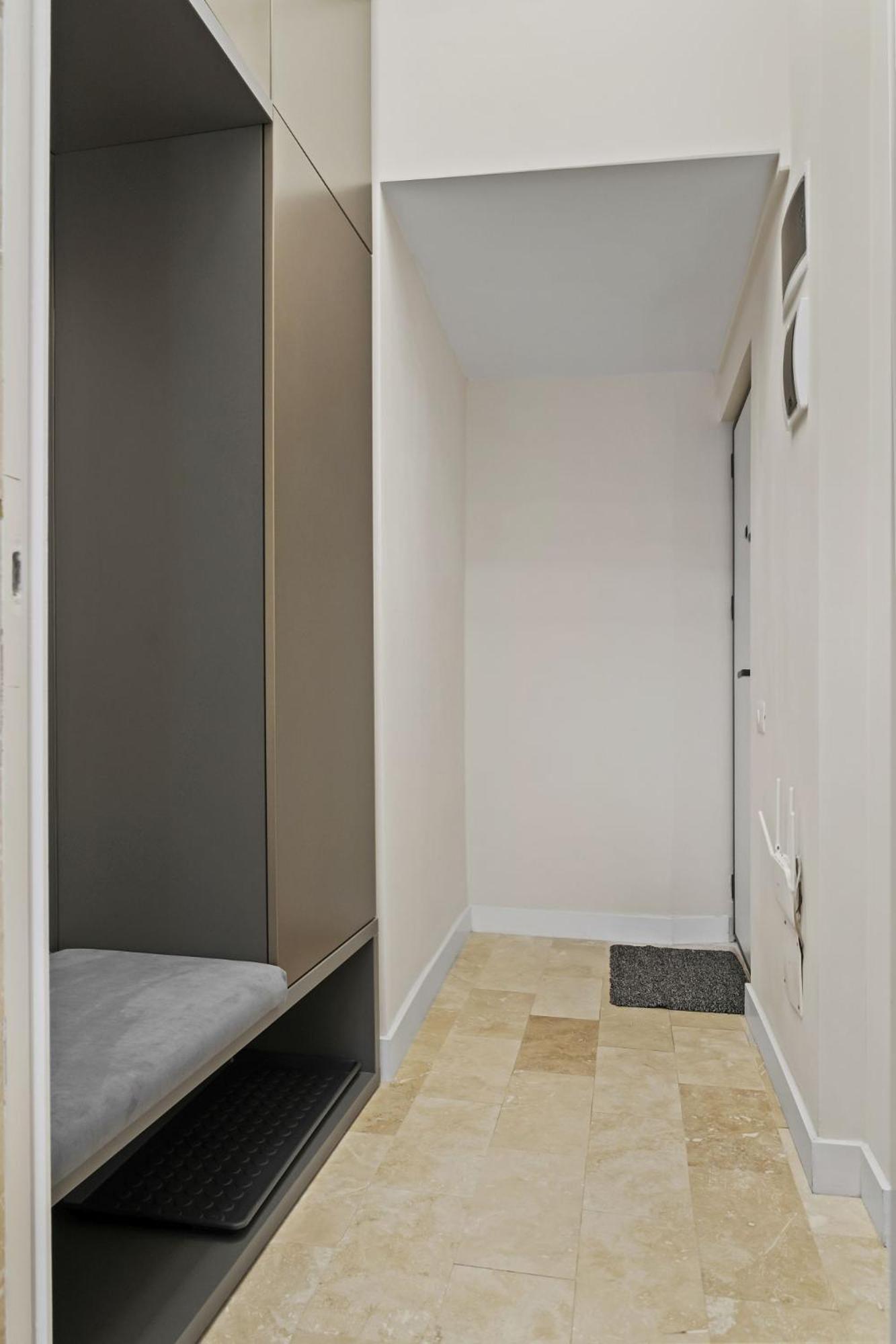 Central Two Rooms Apartment The Paradise Of Lights Bucarest Esterno foto