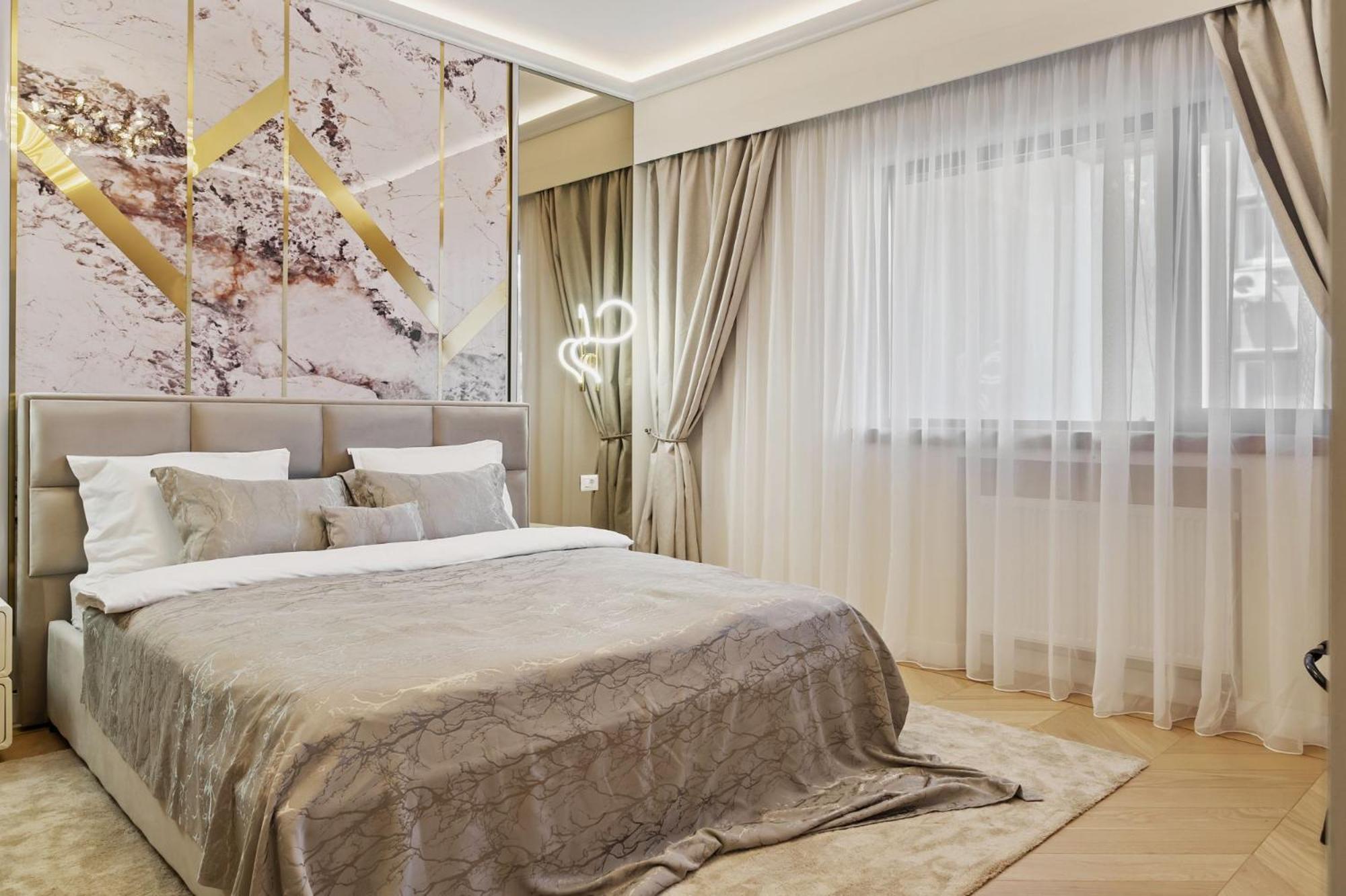 Central Two Rooms Apartment The Paradise Of Lights Bucarest Esterno foto